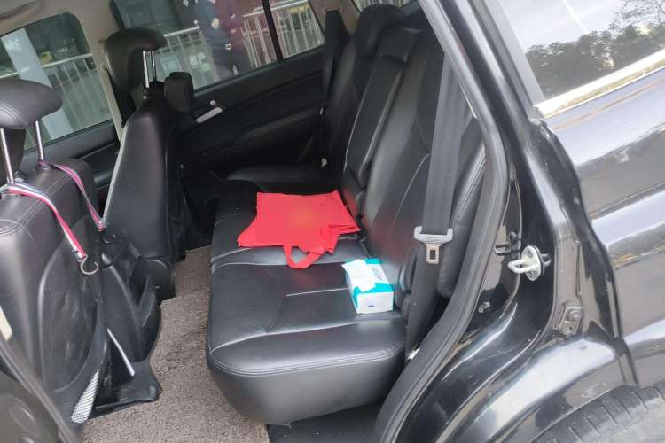 Used Roewe W5 2013 1.8T 4WD Automatic High-End Model Left Rear Seat