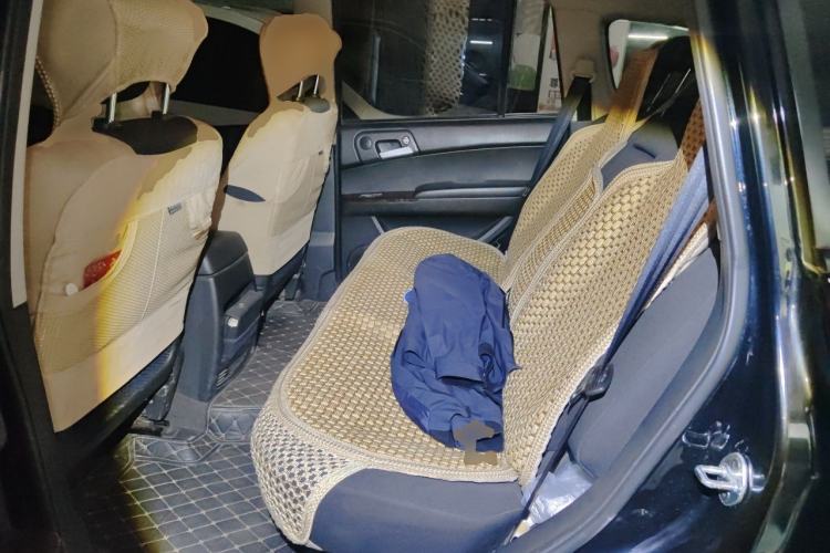 Used Roewe W5 2013 1.8T 2WD Automatic Xingyu Edition Left Rear Seat
