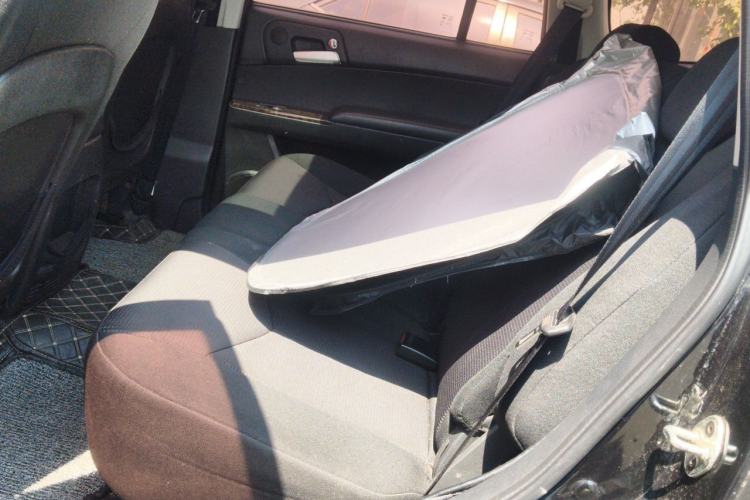 Used Roewe W5 2013 1.8T 2WD Automatic Xingyu Edition Left Rear Seat