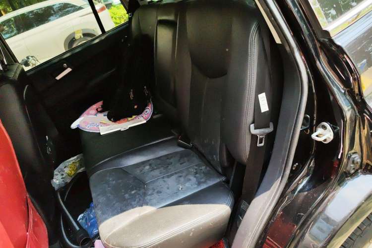 Used Roewe W5 2013 1.8T 4WD Automatic High-End Model Left Rear Seat