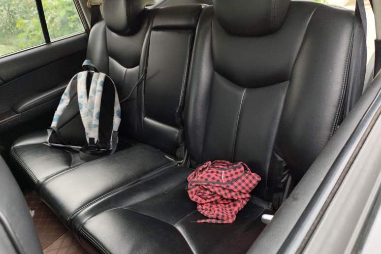 Used Roewe W5 2013 1.8T 2WD Automatic Xingyu Edition Left Rear Seat