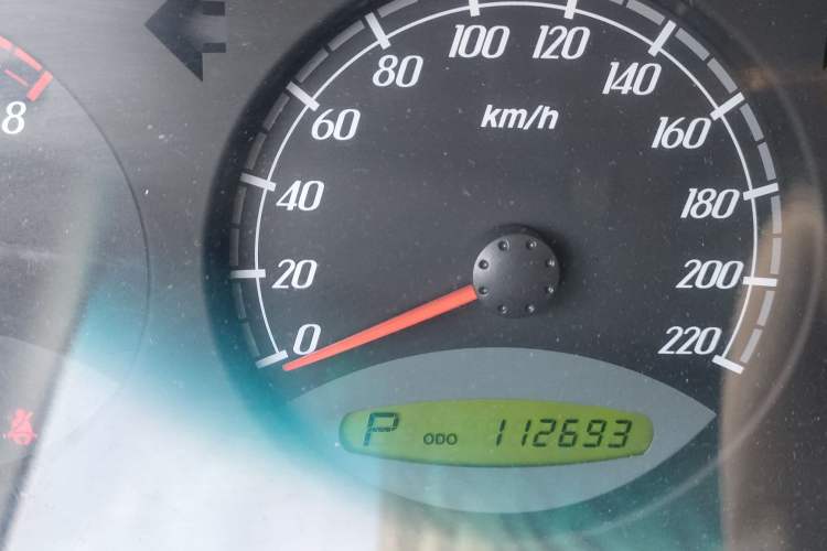 Used Roewe W5 2013 1.8T 4WD Automatic High-End Model Odometer Close Up