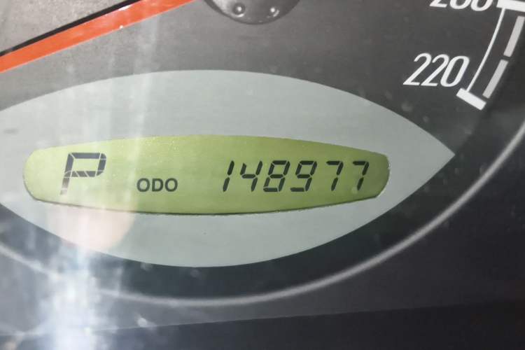 Used Roewe W5 2013 1.8T 2WD Automatic Xingyu Edition Odometer Close Up