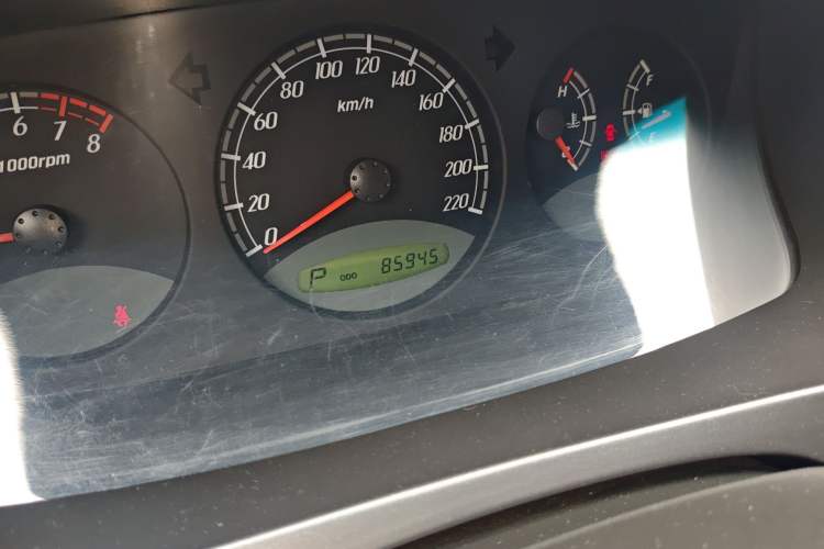 Used Roewe W5 2013 1.8T 2WD Automatic Xingyu Edition Odometer Close Up