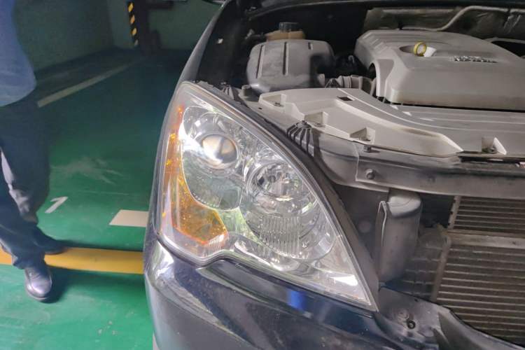Used Roewe W5 2013 1.8T 2WD Automatic Xingyu Edition Right Front Headlight