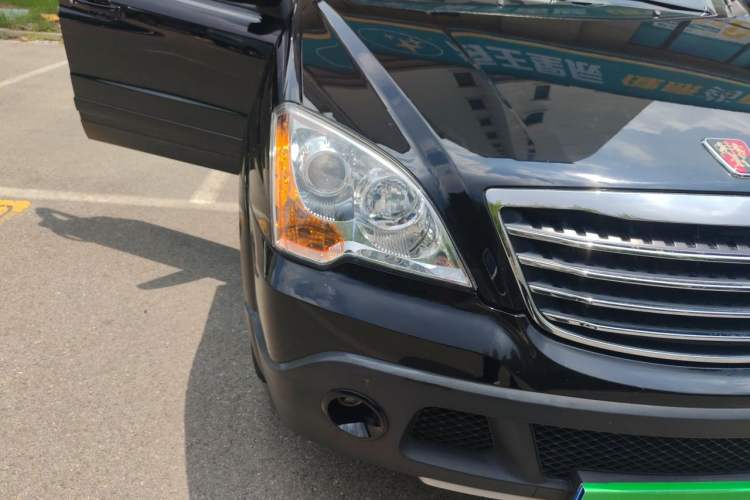 Used Roewe W5 2013 1.8T 4WD Automatic High-End Model Right Front Headlight