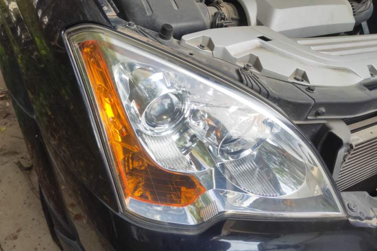 Used Roewe W5 2013 1.8T 2WD Automatic Xingyu Edition Right Front Headlight