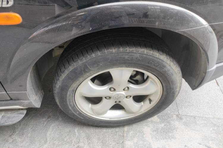 Used Roewe W5 2013 1.8T 4WD Automatic High-End Model Right Front Wheel Hub