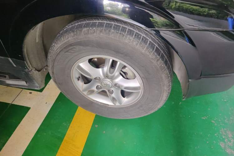 Used Roewe W5 2013 1.8T 2WD Automatic Xingyu Edition Right Front Wheel Hub