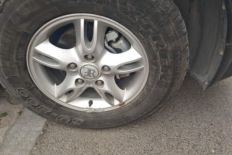 Used Roewe W5 2013 1.8T 2WD Automatic Xingyu Edition Right Front Wheel Hub