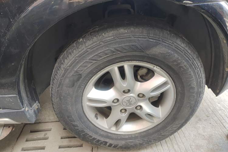 Used Roewe W5 2013 1.8T 2WD Automatic Xingyu Edition Right Front Wheel Hub