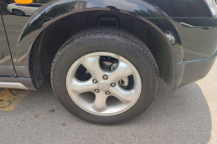 Used Roewe W5 2013 1.8T 4WD Automatic High-End Model Right Front Wheel Hub
