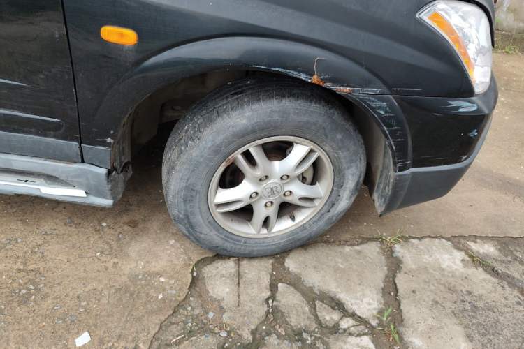 Used Roewe W5 2013 1.8T 2WD Automatic Xingyu Edition Right Front Wheel Hub