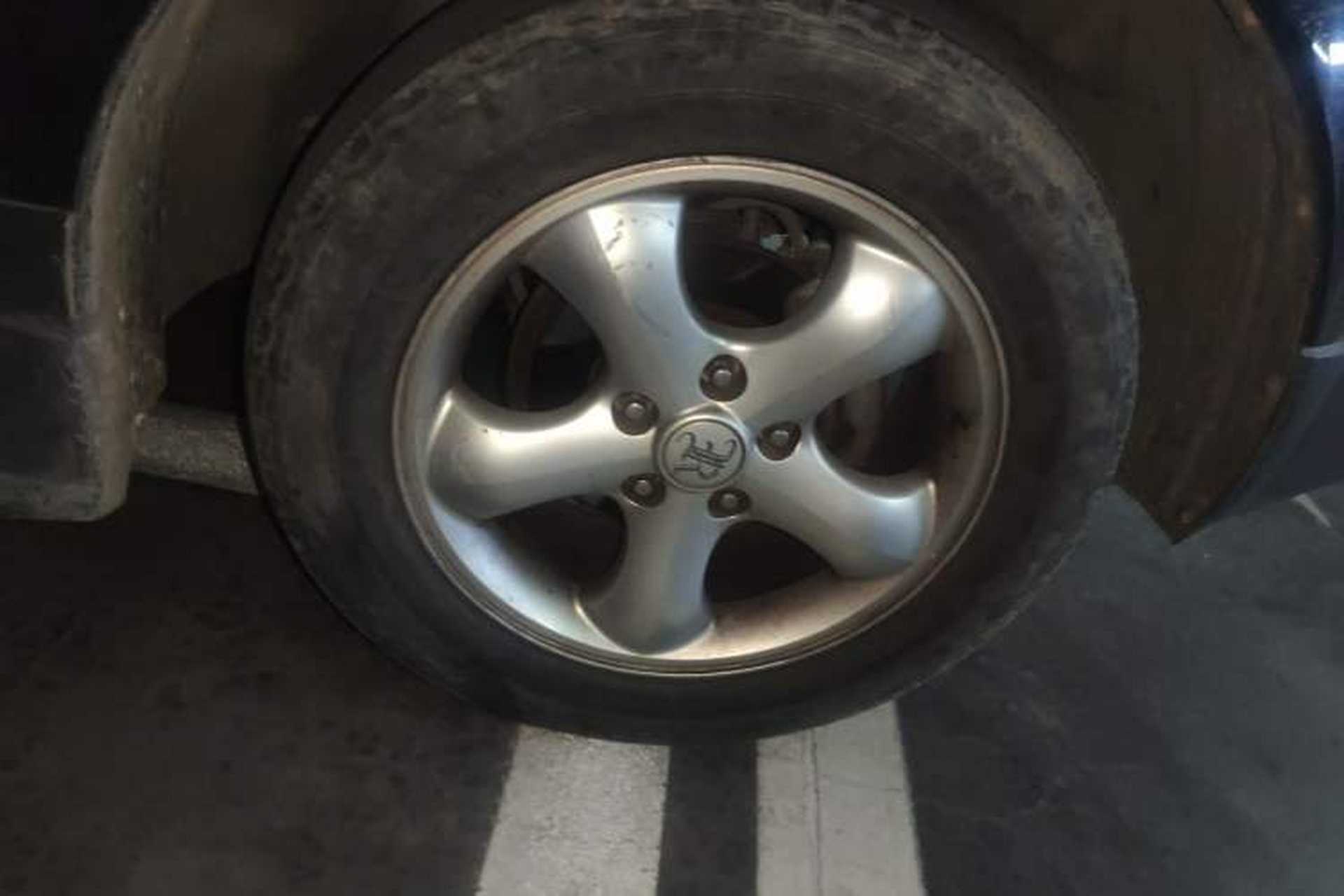 Used Roewe W5 2013 1.8T 4WD Automatic High-End Model Right Front Wheel Hub