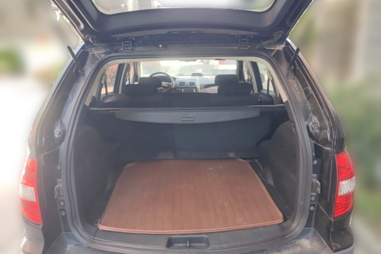 Used Roewe W5 2013 1.8T 2WD Automatic Xingyu Edition Trunk