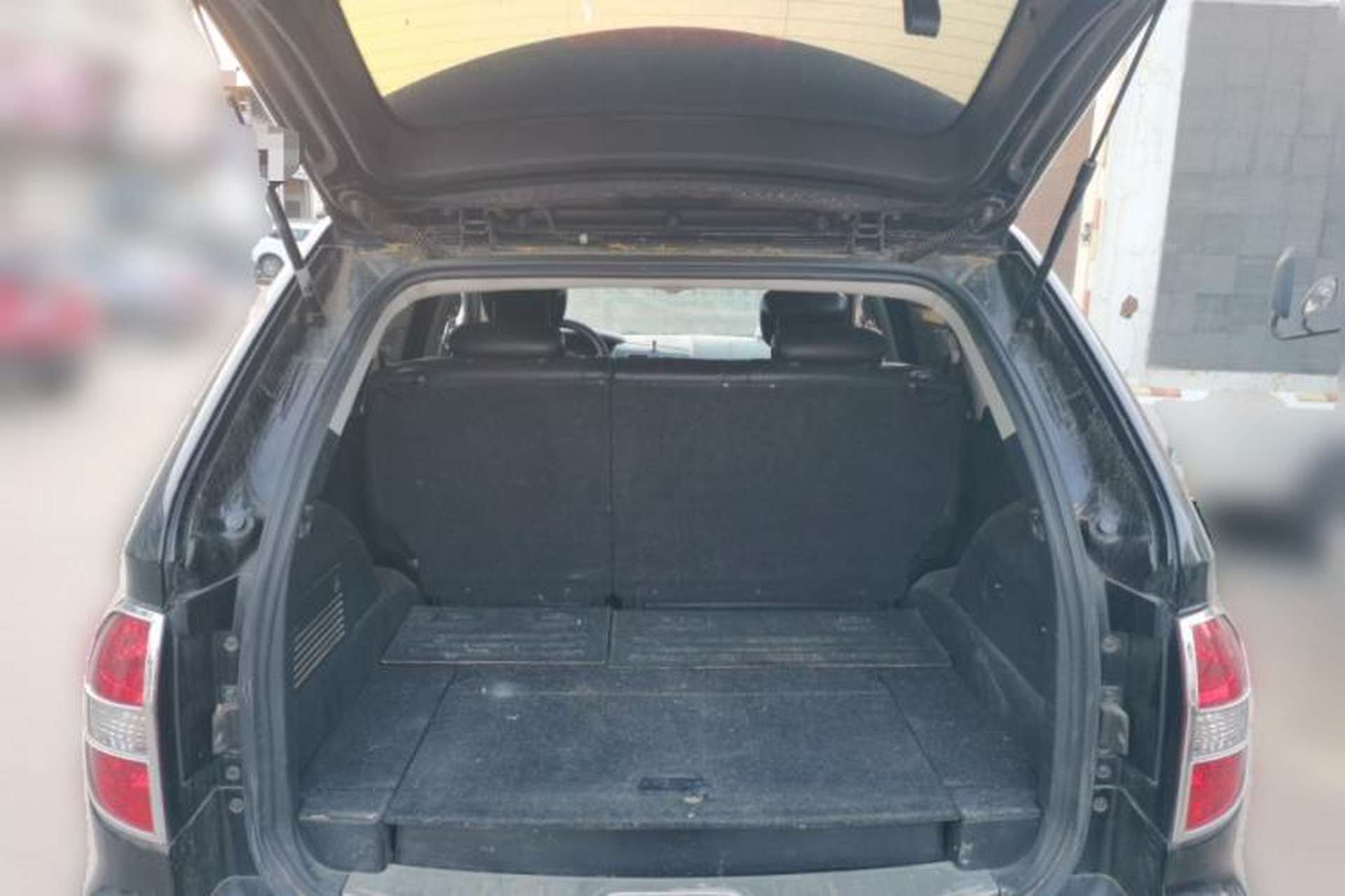 Used Roewe W5 2013 1.8T 4WD Automatic High-End Model Trunk
