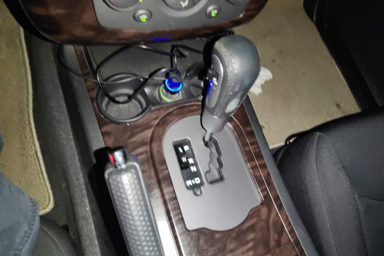 Used Roewe W5 2013 1.8T 2WD Automatic Xingyu Edition Gear Lever