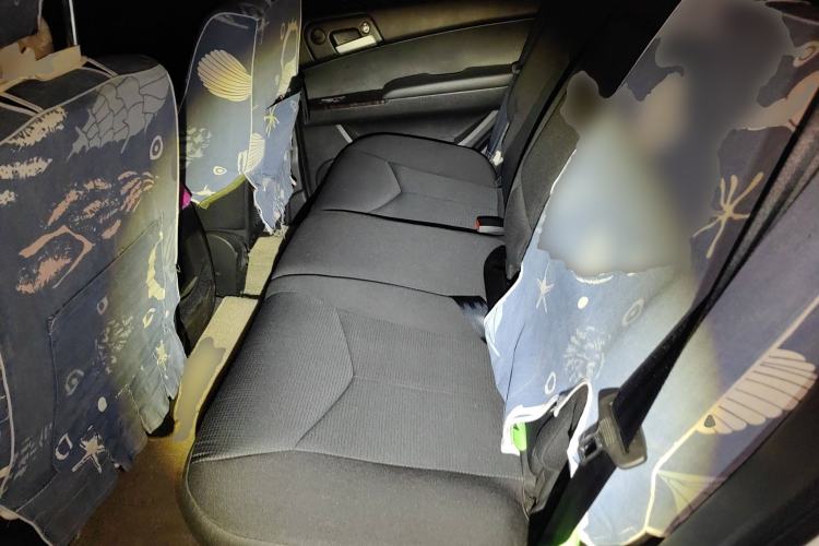 Used Roewe W5 2013 1.8T 2WD Automatic Xingyu Edition Left Rear Seat