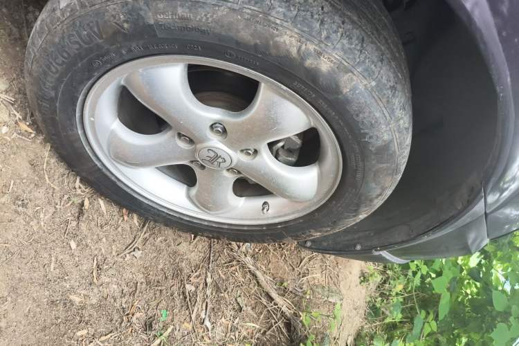 Used Roewe W5 2013 1.8T 4WD Automatic High-End Model Right Front Wheel Hub