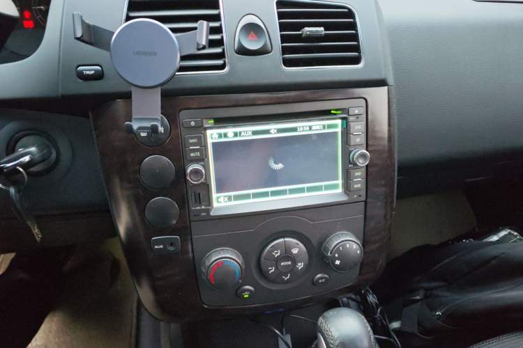 Used Roewe W5 2013 1.8T 2WD Automatic Xingyu Edition Audio And AC Panel