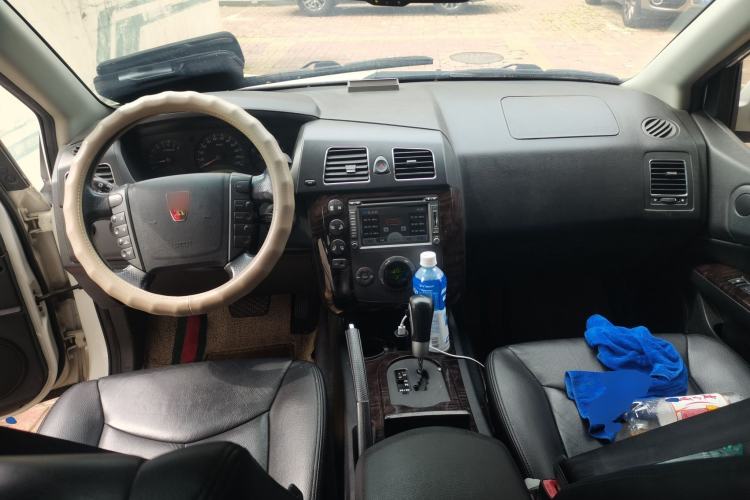 Used Roewe W5 2013 1.8T 4WD Automatic High-End Model Center Console