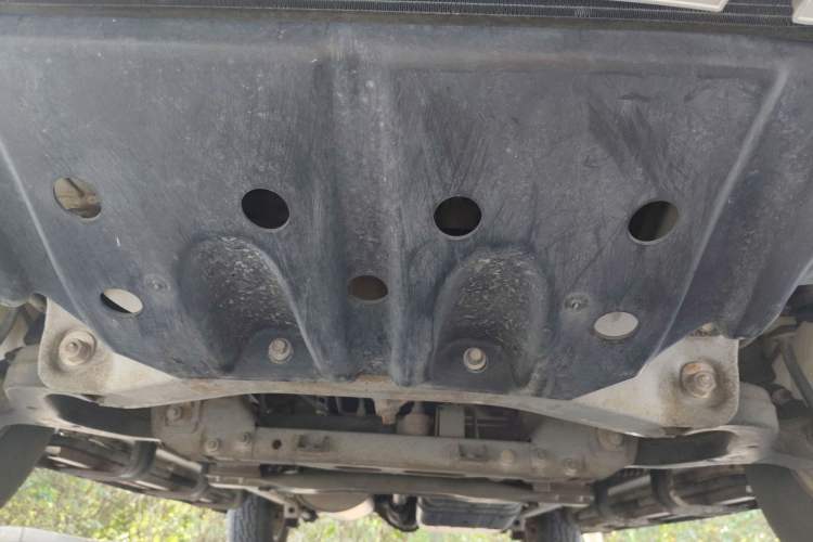 Used Roewe W5 2013 1.8T 2WD Automatic Xingyu Edition Chassis Front
