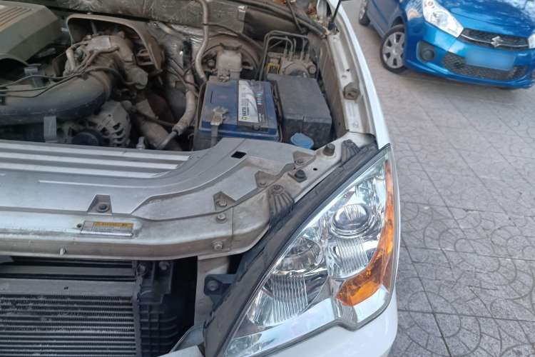 Used Roewe W5 2013 1.8T 4WD Automatic High-End Model Engine Bay Left