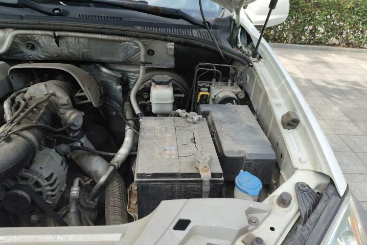 Used Roewe W5 2013 1.8T 2WD Automatic Xingyu Edition Engine Bay Left