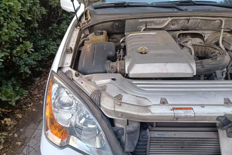 Used Roewe W5 2013 1.8T 4WD Automatic High-End Model Engine Bay Right