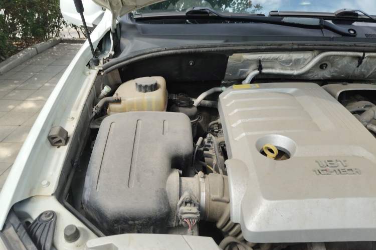 Used Roewe W5 2013 1.8T 2WD Automatic Xingyu Edition Engine Bay Right