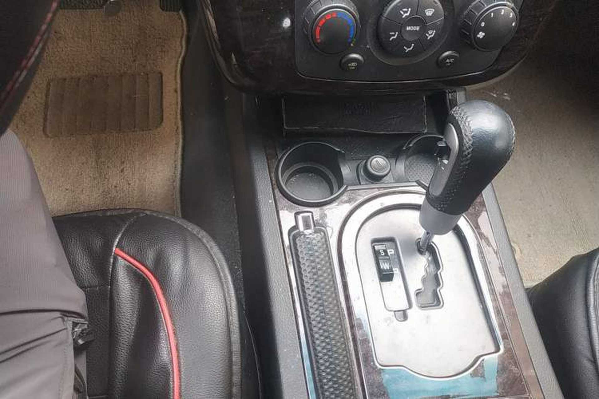 Used Roewe W5 2013 1.8T 2WD Automatic Xingyu Edition Gear Lever