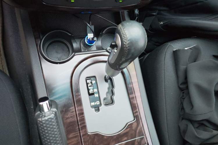 Used Roewe W5 2013 1.8T 2WD Automatic Xingyu Edition Gear Lever