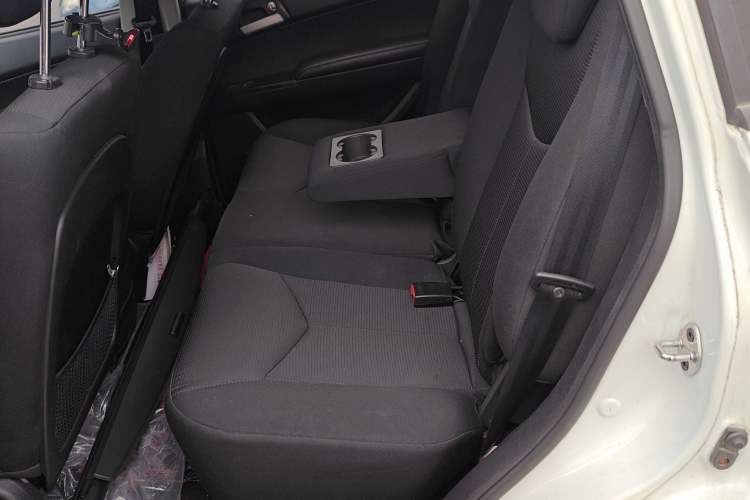 Used Roewe W5 2013 1.8T 2WD Automatic Xingyu Edition Interior 1