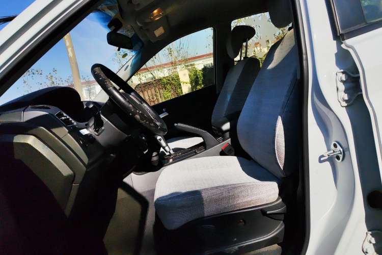 Used Roewe W5 2013 1.8T 4WD Automatic Executive Edition Left Front Seat