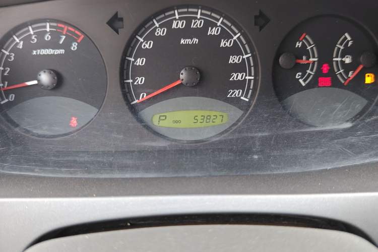 Used Roewe W5 2013 1.8T 2WD Automatic Xingyu Edition Odometer Close Up