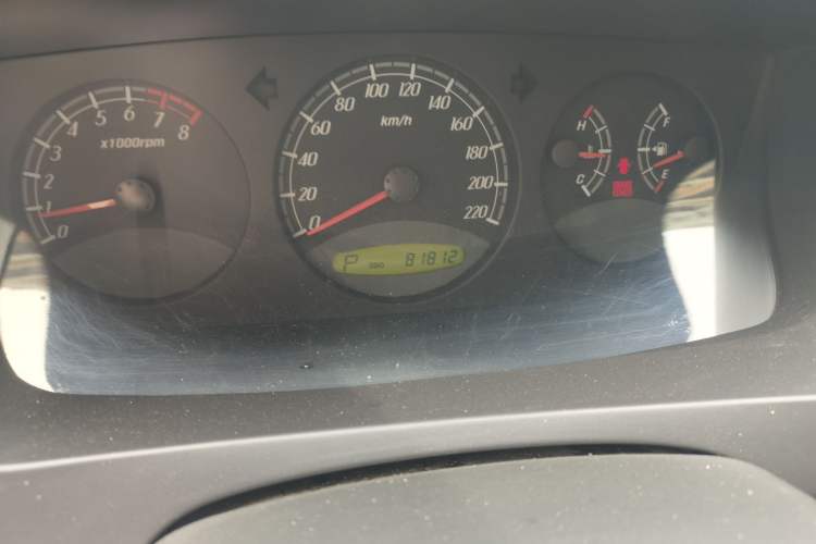 Used Roewe W5 2013 1.8T 4WD Automatic High-End Model Odometer Close Up