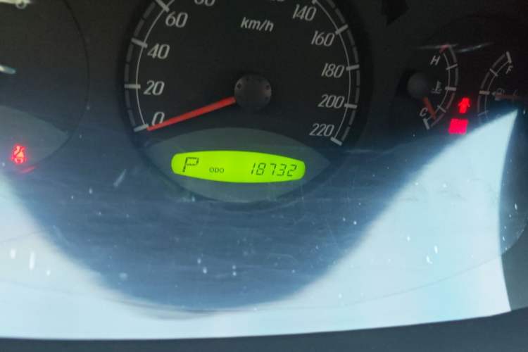 Used Roewe W5 2013 1.8T 2WD Automatic Xingyu Edition Odometer Close Up
