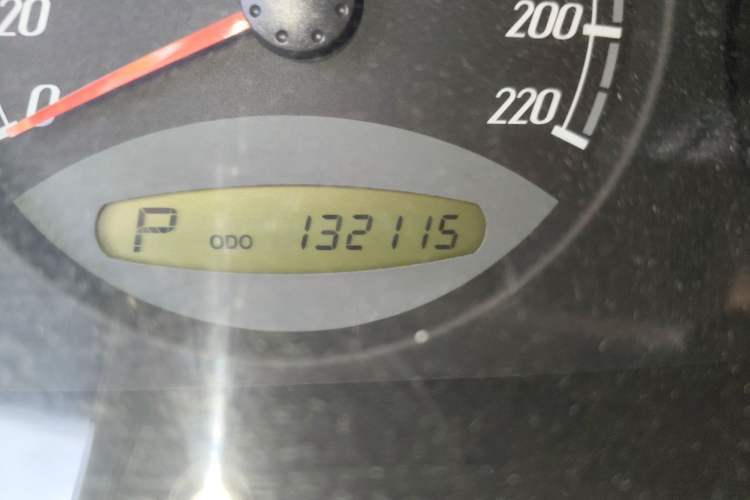 Used Roewe W5 2013 1.8T 2WD Automatic Xingyu Edition Odometer Close Up