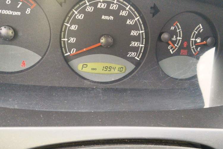 Used Roewe W5 2013 1.8T 4WD Automatic High-End Model Odometer Close Up