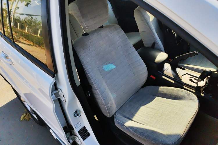 Used Roewe W5 2013 1.8T 4WD Automatic Executive Edition Right Front Seat