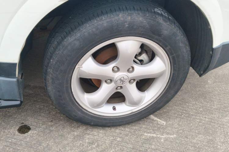 Used Roewe W5 2013 1.8T 4WD Automatic High-End Model Right Front Wheel Hub