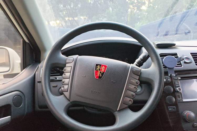Used Roewe W5 2013 1.8T 2WD Automatic Xingyu Edition Steering Wheel