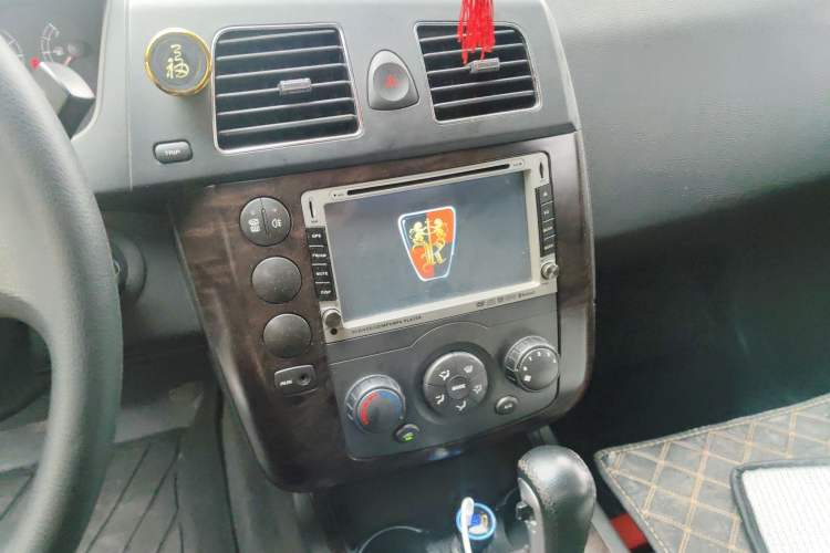 Used Roewe W5 2014 1.8T 2WD Automatic Tharu Special Edition Audio And AC Panel