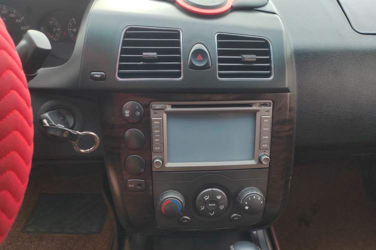 Used Roewe W5 2014 1.8T 2WD Automatic Tharu Special Edition Audio And AC Panel