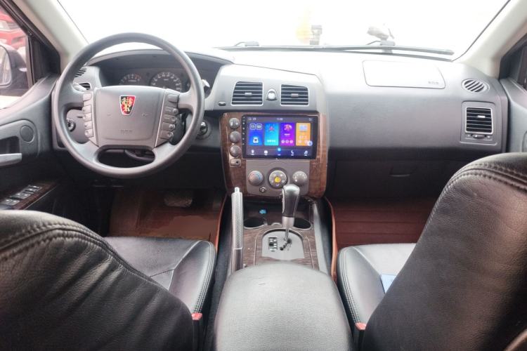 Used Roewe W5 2014 1.8T 2WD Automatic Tharu Special Edition Center Console