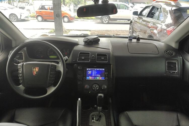 Used Roewe W5 2014 1.8T 2WD Automatic Tharu Special Edition Center Console