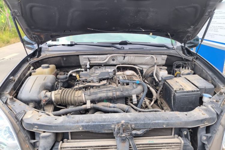 Used Roewe W5 2014 1.8T 2WD Automatic Tharu Special Edition Engine Bay