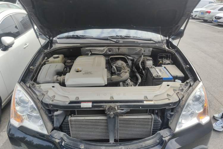 Used Roewe W5 2014 1.8T 2WD Automatic Tharu Special Edition Engine Bay