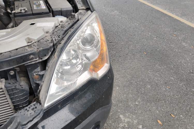 Used Roewe W5 2014 1.8T 2WD Automatic Tharu Special Edition Engine Bay Left