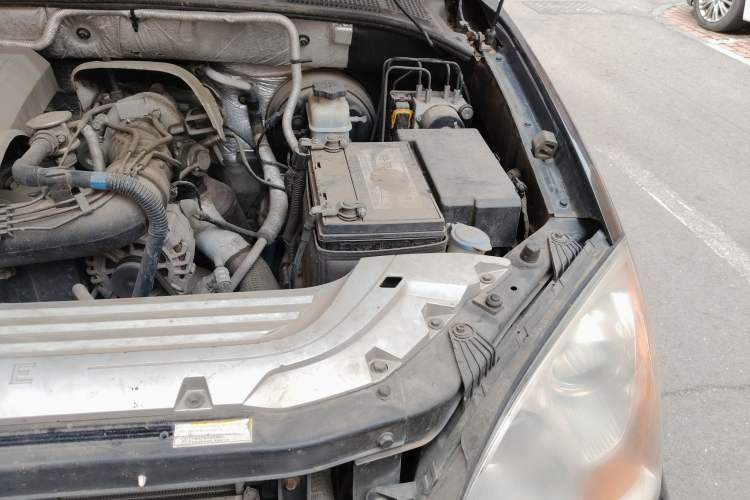 Used Roewe W5 2014 1.8T 2WD Automatic Tharu Special Edition Engine Bay Left